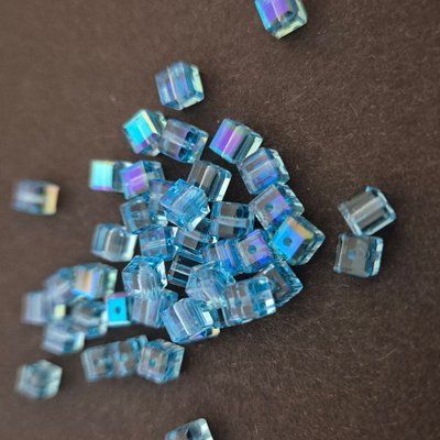 Swarovski Crystal Cube 4mm aquamarine фото